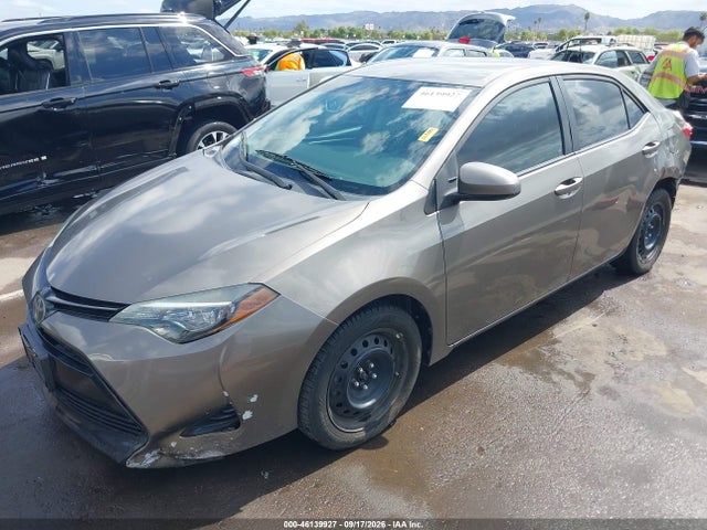 Toyota COROLLA LE 2018 2T1BURHE1JC974059 Image 2