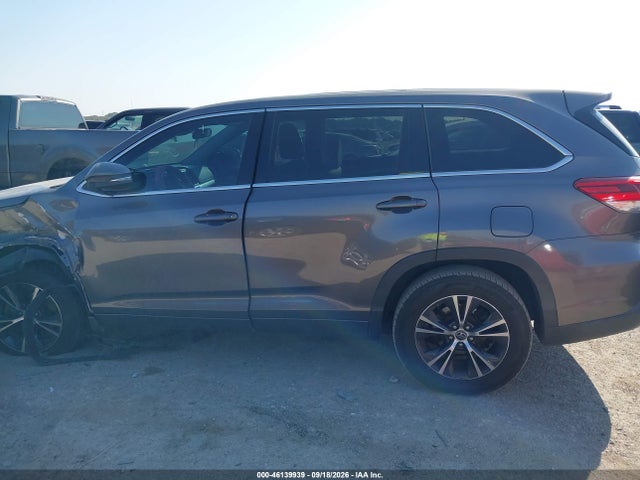 Продаж на аукціоні авто 2018 Toyota Highlander Le, vin: 5TDZARFH3JS035412, номер лоту: 46139939