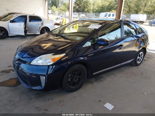 Toyota Prius Four 2014 JTDKN3DU5E1759947 Image 2