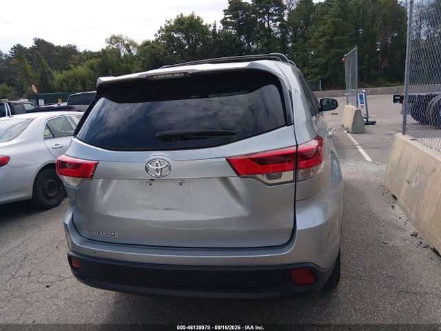 2019 Toyota Highlander Le მანქანა იყიდება აუქციონზე, vin: 5TDBZRFH3KS740724, აუქციონის ნომერი: 46139978