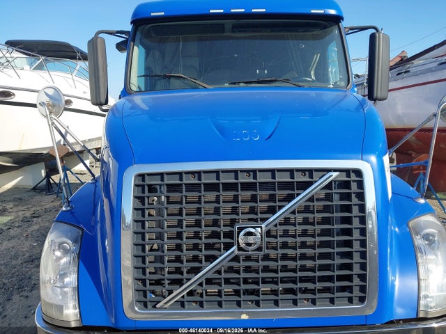2012 Volvo Vn Vnl მანქანა იყიდება აუქციონზე, vin: 4V4NC9EJ9CN542020, აუქციონის ნომერი: 46140034