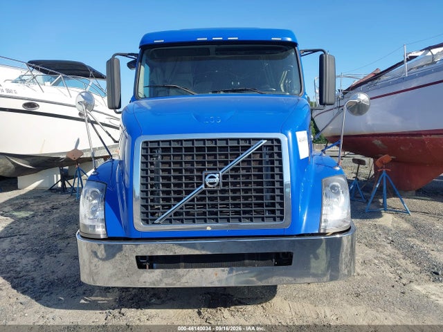 2012 Volvo Vn Vnl მანქანა იყიდება აუქციონზე, vin: 4V4NC9EJ9CN542020, აუქციონის ნომერი: 46140034