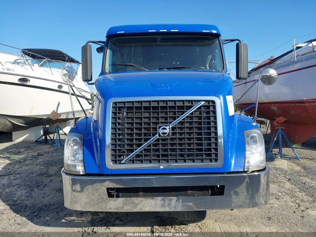 2012 Volvo Vn Vnl მანქანა იყიდება აუქციონზე, vin: 4V4NC9EJ9CN542020, აუქციონის ნომერი: 46140034