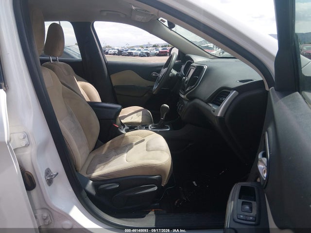 1C4PJLAB1GW125822 Jeep Cherokee Sport