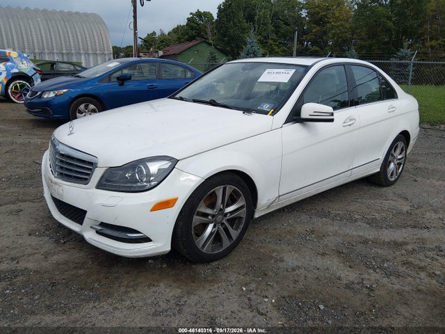 Продажа на аукционе авто 2013 Mercedes-benz C 300 Luxury 4matic, vin: WDDGF8AB8DR247608, номер лота: 46140316