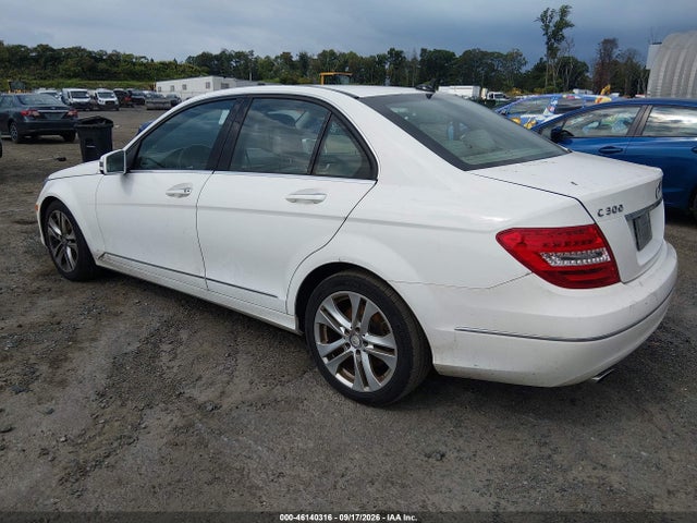 Продажа на аукционе авто 2013 Mercedes-benz C 300 Luxury 4matic, vin: WDDGF8AB8DR247608, номер лота: 46140316