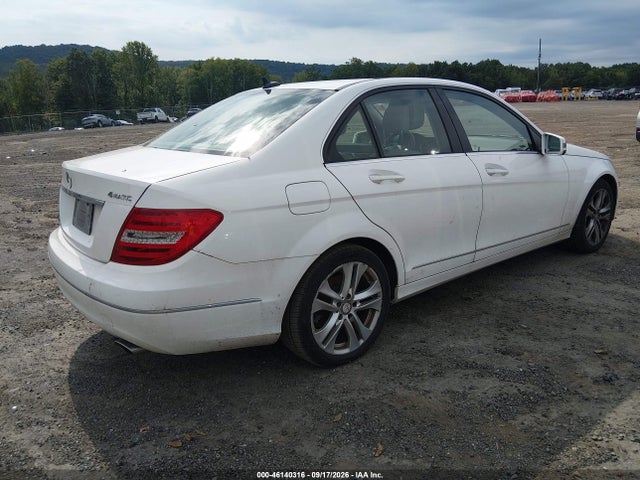 Продажа на аукционе авто 2013 Mercedes-benz C 300 Luxury 4matic, vin: WDDGF8AB8DR247608, номер лота: 46140316