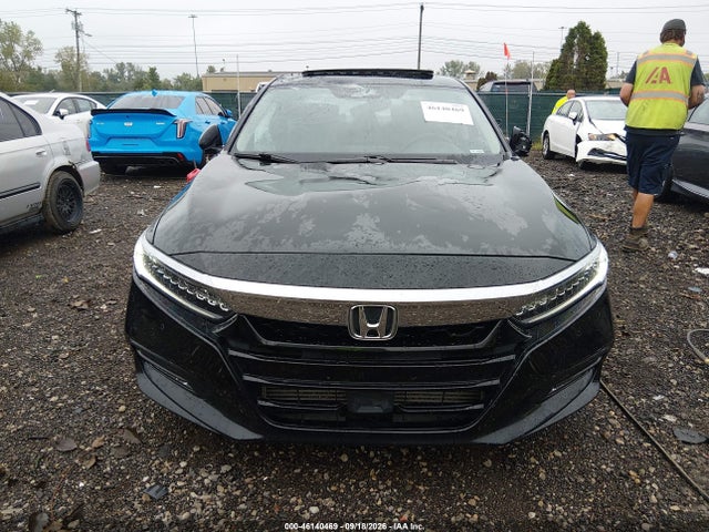 2018 Honda Accord Touring მანქანა იყიდება აუქციონზე, vin: 1HGCV1F92JA080313, აუქციონის ნომერი: 46140469