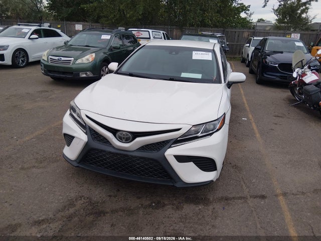 46140502 :رقم المزاد ، JTNB11HKXJ3031785 vin ، 2018 Toyota Camry Se مزاد بيع