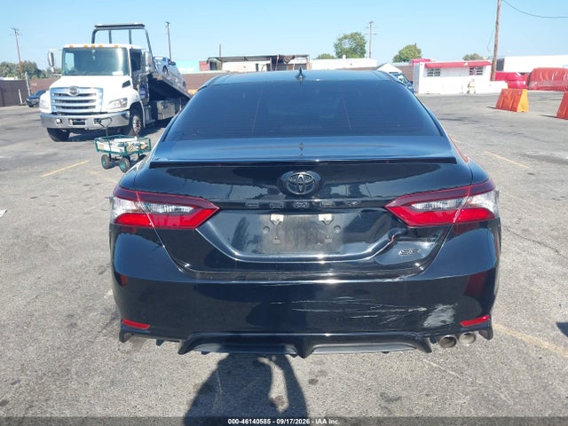 46140585 :رقم المزاد ، 4T1G11AK5NU659883 vin ، 2022 Toyota Camry Se مزاد بيع