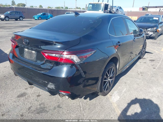 46140585 :رقم المزاد ، 4T1G11AK5NU659883 vin ، 2022 Toyota Camry Se مزاد بيع