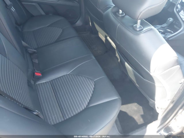 46140585 :رقم المزاد ، 4T1G11AK5NU659883 vin ، 2022 Toyota Camry Se مزاد بيع