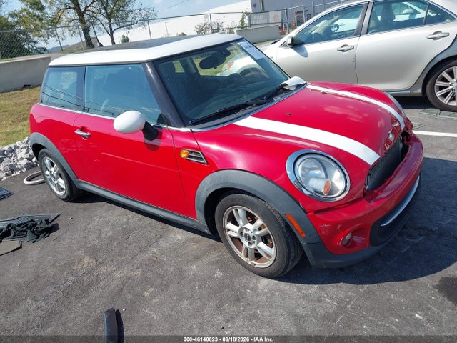 46140623 :رقم المزاد ، WMWSU3C53DT682038 vin ، 2013 Mini Hardtop Cooper مزاد بيع