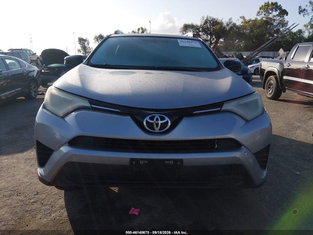 2T3ZFREV7GW293173 Toyota RAV4 LE