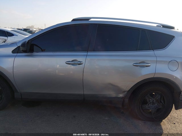 2T3ZFREV7GW293173 Toyota RAV4 LE