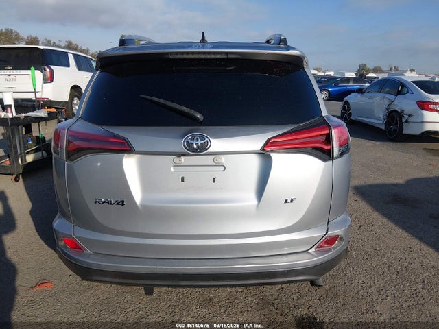 2T3ZFREV7GW293173 Toyota RAV4 LE