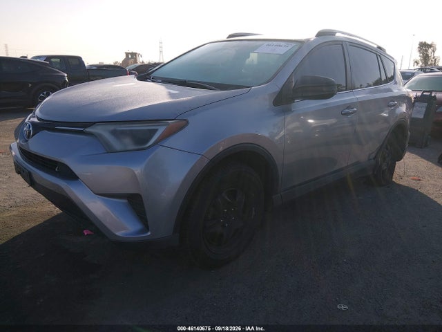 2T3ZFREV7GW293173 Toyota RAV4 LE