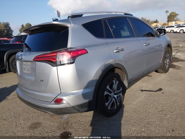 2T3ZFREV7GW293173 Toyota RAV4 LE