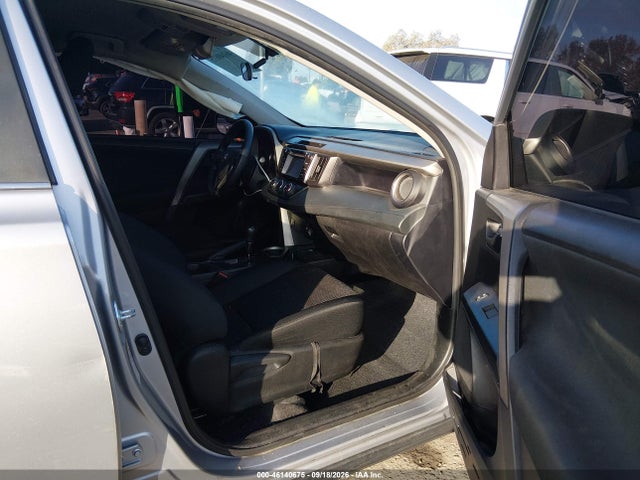 2T3ZFREV7GW293173 Toyota RAV4 LE