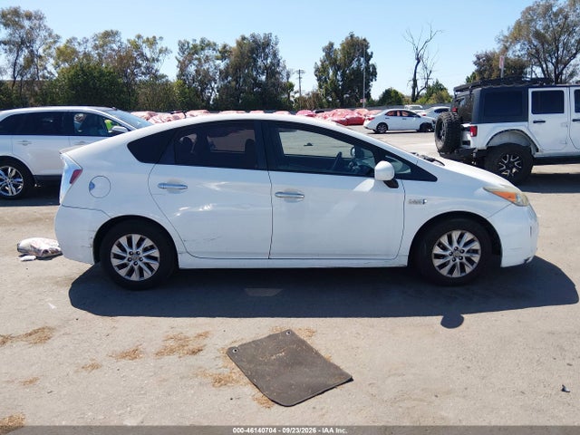 46140704 :رقم المزاد ، JTDKN3DP2E3052383 vin ، 2014 Toyota Prius Plug-in Advanced مزاد بيع