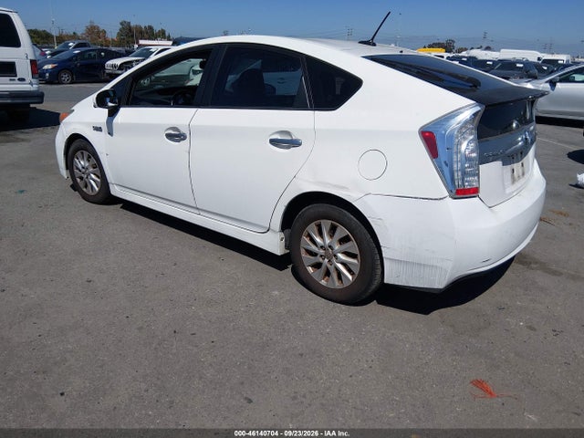 46140704 :رقم المزاد ، JTDKN3DP2E3052383 vin ، 2014 Toyota Prius Plug-in Advanced مزاد بيع
