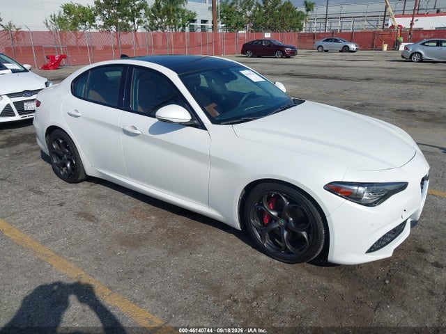 Alfa Romeo Giulia Ti Sport Rwd 2018 ZARFAECN7J7594080 main image