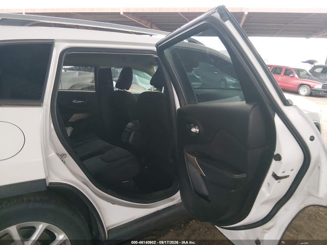 46140902 :رقم المزاد ، 1C4PJLCS3HD232364 vin ، 2017 Jeep Cherokee Latitude Fwd مزاد بيع