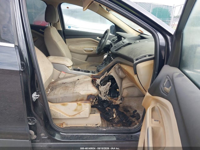 46140924 :رقم المزاد ، 1FMCU0G72FUA16556 vin ، 2015 Ford Escape Se مزاد بيع