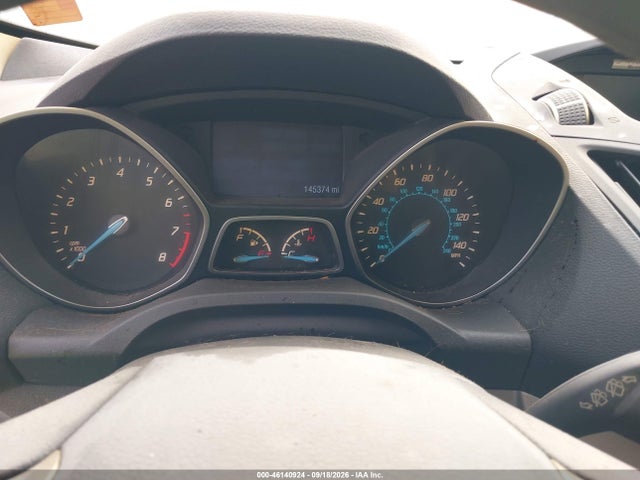 46140924 :رقم المزاد ، 1FMCU0G72FUA16556 vin ، 2015 Ford Escape Se مزاد بيع