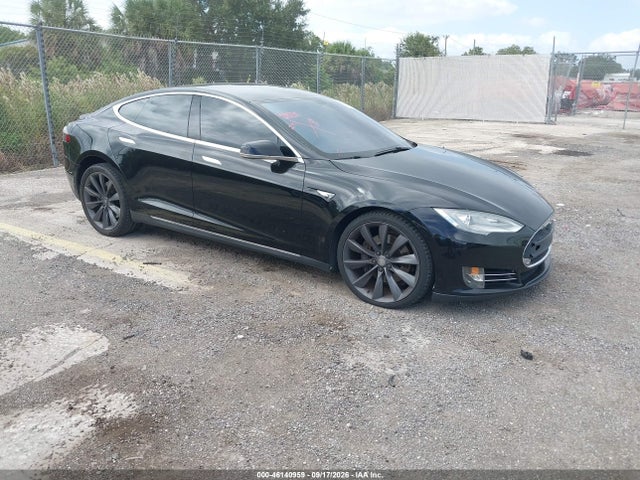 46140959 :رقم المزاد ، 5YJSA1CP5DFP12726 vin ، 2013 Tesla Model S Performance مزاد بيع