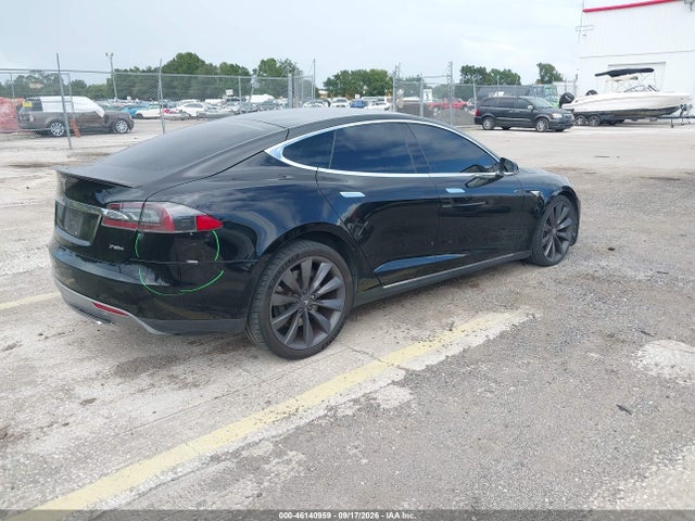 46140959 :رقم المزاد ، 5YJSA1CP5DFP12726 vin ، 2013 Tesla Model S Performance مزاد بيع