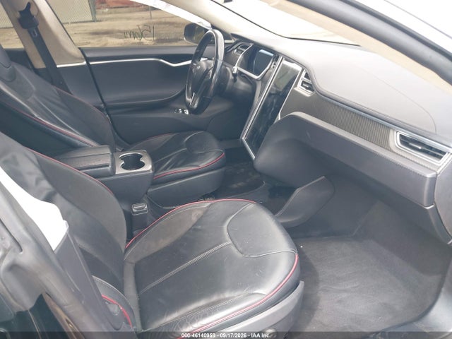 46140959 :رقم المزاد ، 5YJSA1CP5DFP12726 vin ، 2013 Tesla Model S Performance مزاد بيع