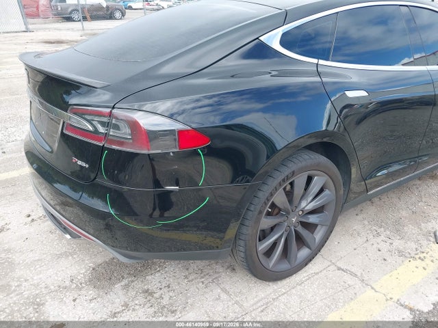 46140959 :رقم المزاد ، 5YJSA1CP5DFP12726 vin ، 2013 Tesla Model S Performance مزاد بيع