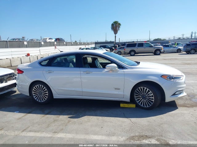 2018 Ford Fusion Energi Titanium მანქანა იყიდება აუქციონზე, vin: 3FA6P0SU1JR110472, აუქციონის ნომერი: 46140987