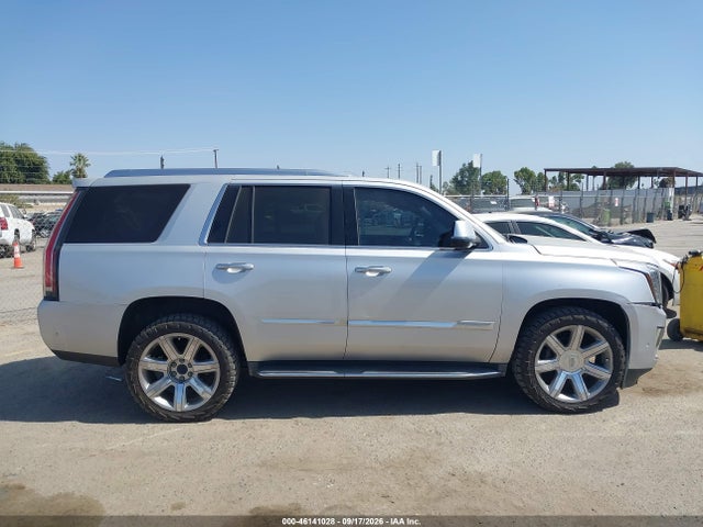 46141028 :رقم المزاد ، 1GYS3BKJ9HR360046 vin ، 2017 Cadillac Escalade Luxury مزاد بيع