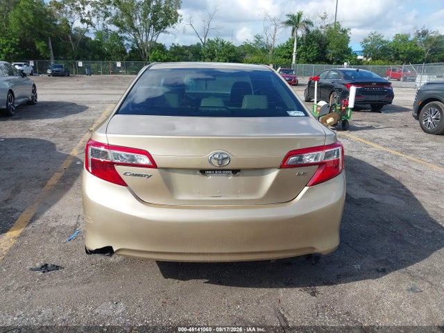46141060 :رقم المزاد ، 4T4BF1FK9CR239597 vin ، 2012 Toyota Camry Le مزاد بيع