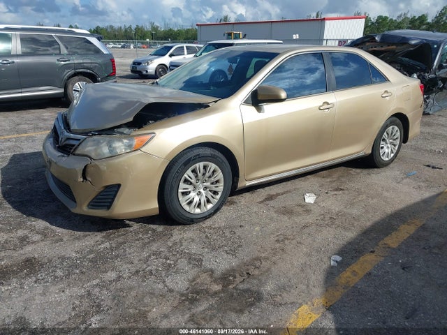46141060 :رقم المزاد ، 4T4BF1FK9CR239597 vin ، 2012 Toyota Camry Le مزاد بيع