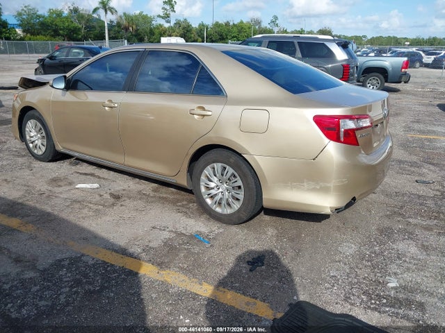 46141060 :رقم المزاد ، 4T4BF1FK9CR239597 vin ، 2012 Toyota Camry Le مزاد بيع
