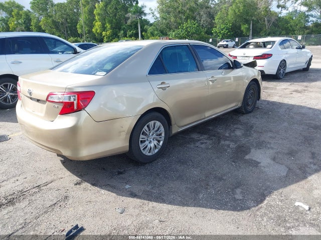 46141060 :رقم المزاد ، 4T4BF1FK9CR239597 vin ، 2012 Toyota Camry Le مزاد بيع