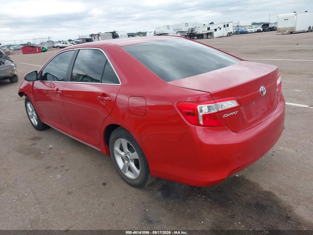 46141096 :رقم المزاد ، 4T1BF1FK3CU560528 vin ، 2012 Toyota Camry Le مزاد بيع
