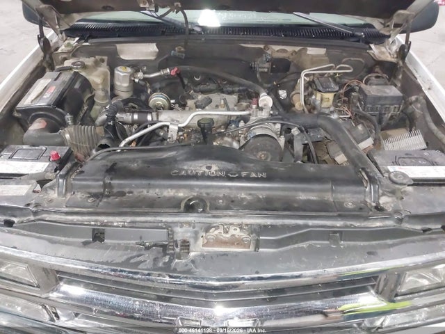 46141198 :رقم المزاد ، 1GCGK29F4WE185094 vin ، 1998 Chevrolet K2500 Fleetside مزاد بيع