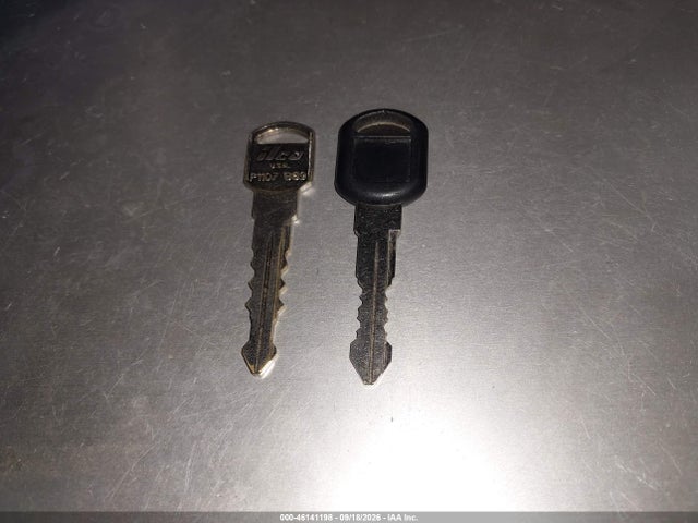 46141198 :رقم المزاد ، 1GCGK29F4WE185094 vin ، 1998 Chevrolet K2500 Fleetside مزاد بيع