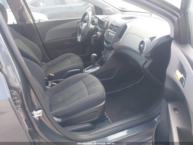 46141560 :رقم المزاد ، 1G1JC6SB1D4140434 vin ، 2013 Chevrolet Sonic Lt Auto مزاد بيع