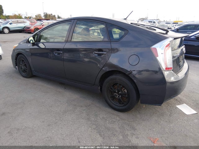 JTDKN3DU2F0421106 Toyota Prius Two