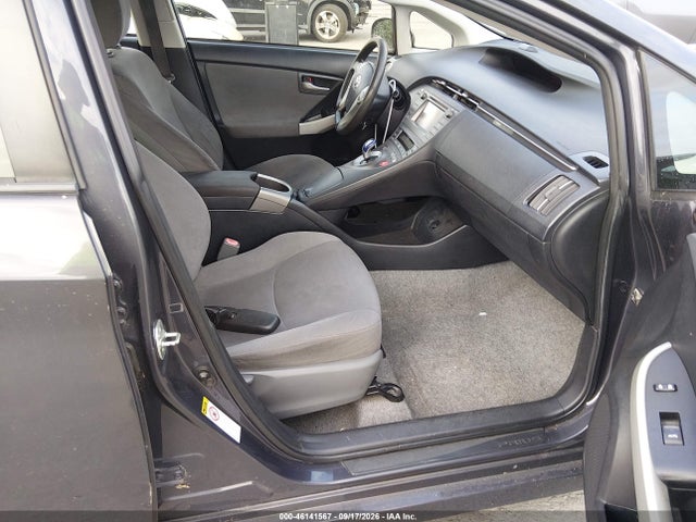 JTDKN3DU2F0421106 Toyota Prius Two