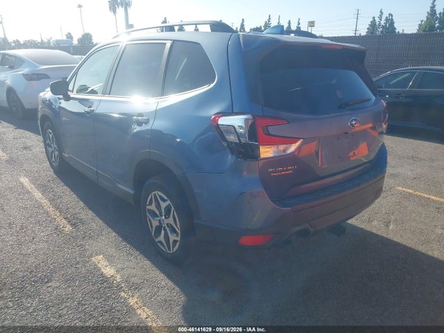 2020 Subaru Forester Premium მანქანა იყიდება აუქციონზე, vin: JF2SKAJC4LH500090, აუქციონის ნომერი: 46141629