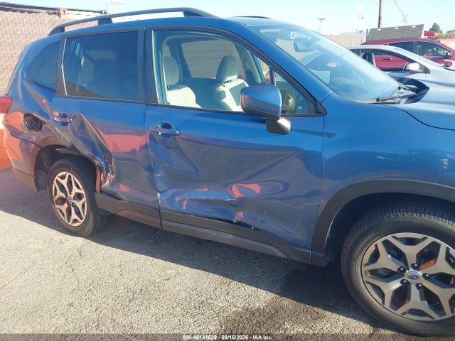 2020 Subaru Forester Premium მანქანა იყიდება აუქციონზე, vin: JF2SKAJC4LH500090, აუქციონის ნომერი: 46141629
