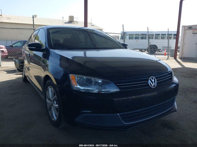 46141634 :رقم المزاد ، 3VWD17AJ8EM336706 vin ، 2014 Volkswagen Jetta 1.8t Se مزاد بيع