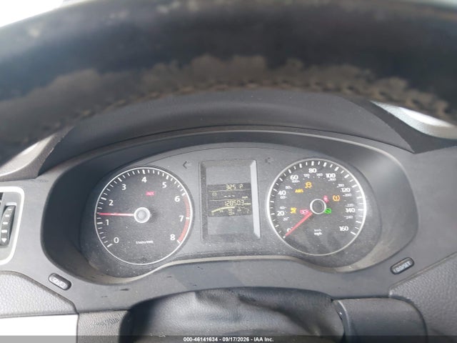 46141634 :رقم المزاد ، 3VWD17AJ8EM336706 vin ، 2014 Volkswagen Jetta 1.8t Se مزاد بيع