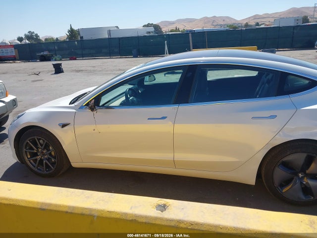 Продажа на аукционе авто 2018 Tesla Model 3 Long Range/performance, vin: 5YJ3E1EBXJF066976, номер лота: 46141671
